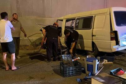 Antalya’da panelvan kontrolden çıktı: 1 yaralı