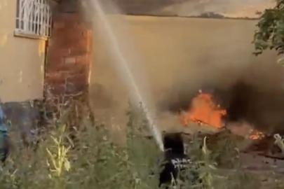 Ardiyede çıkan yangın evi küle çeviriyordu