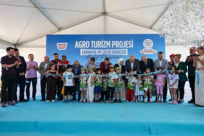Arnavutköy’de  tarım turizmi projesi: Çilek ve lavanta bahçesi açılış töreni gerçekleştirildi