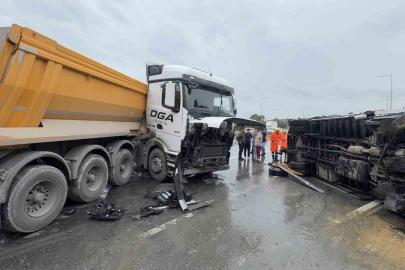 Arnavutköy’de yağışlı havada kaza: 2 yaralı