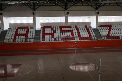 Arsuz’da 6 bin 846 metrekarelik kapalı spor salonunda sona gelindi