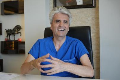 Aşırı göğüs büyüklüğü çocukların sosyal hayatını da etkiliyor