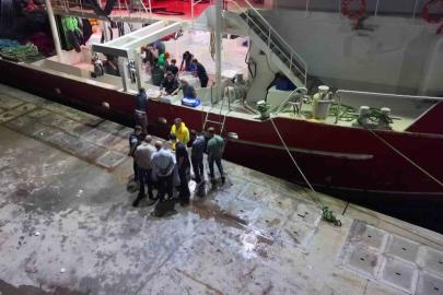 Av yasağının bitmesiyle İstanbul’da sezonun ilk balıkları bu gece avlandı