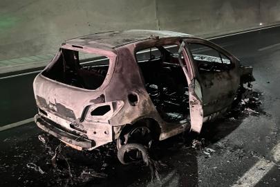 Ayvacık’taki Troya tünelinde otomobil yangını