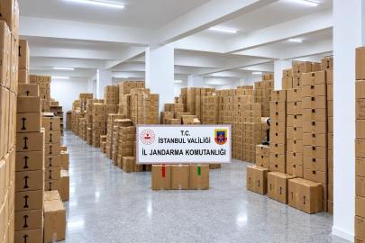 Bağcılar’da ele geçirilen 200 milyon lira değerindeki sahte parfümler Jandarma’da sergilendi