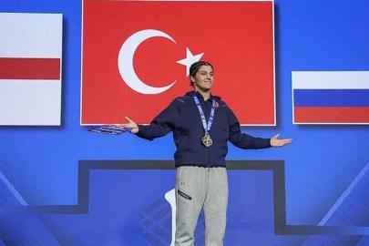 Bakan Bak’tan milli boksörlere tebrik mesajı