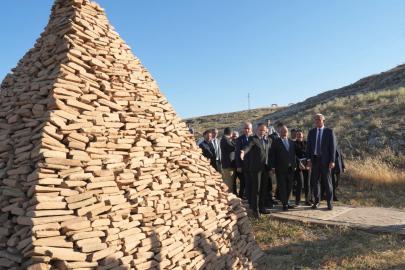 Bakan Ersoy, Perre Antik Kenti’nde yürütülen çalışmaları yerinde inceledi