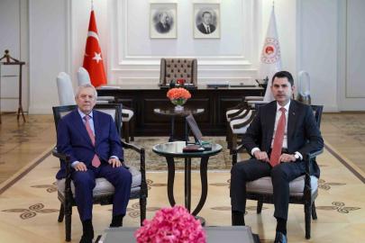 Bakan Kurum, Fenerbahçe spor kulübü başkanı Aziz Yıldırım’ı kabul etti
