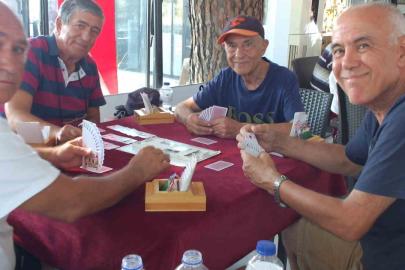 Balıkesir’de briçte Zafer Kupası düzenlendi