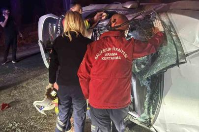 Balya’da otomobil şarampole uçtu: 2 yaralı