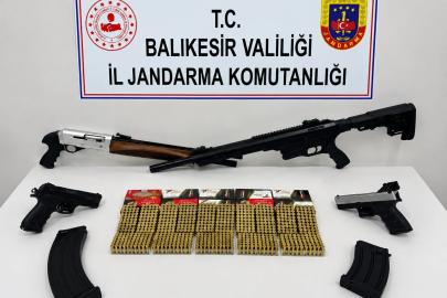 Bandırma ve Ayvalık’ta silah ticareti operasyonu: 10 şüpheli yakalandı