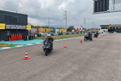 Başiskele’de motosiklet sürücülerine ücretsiz eğitim