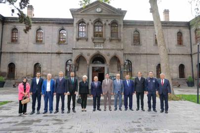 Başkan Büyükkılıç, Kent Konseyi’nin yeni yönetimini ağırladı
