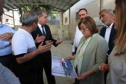 Başkan Şahin, Karşıyaka Emekliler Lokali proje alanını inceledi