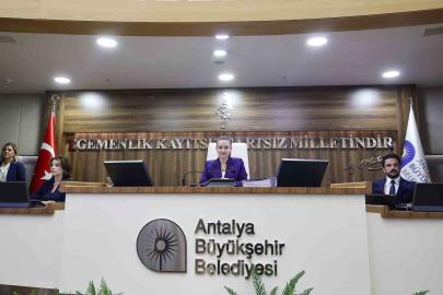 Başkan Vekili Özdemir: "Antalya’ya milyar milyar liralık yatırımlar yapıyoruz"