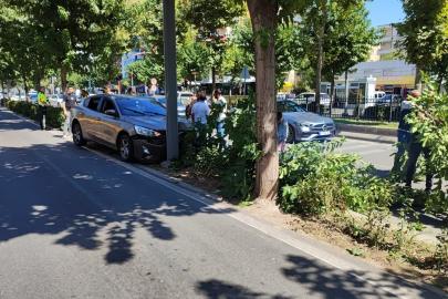 Batman’da kontrolden çıkan otomobil ağaca çarptı: 1 yaralı