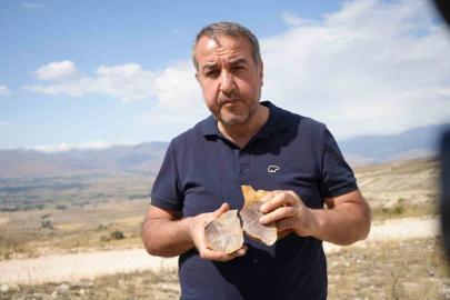 Bayburtlu öğretmenin doğa merakı fosil keşfine dönüştü: Ağaç ve deniz canlısı fosilleri buldu