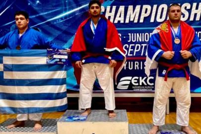 Bilecikli sporcu Avrupa Kuraş Şampiyonu oldu