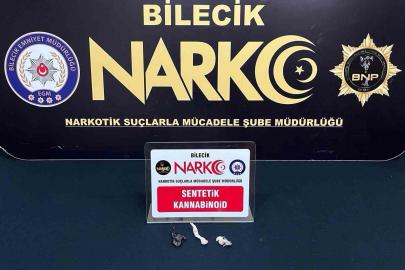 Bilecik’te bir araç 3 şüpheli şahıs üzerinde bonzai ele geçirildi