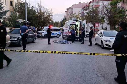 Bisikletiyle halk otobüsünün altında kalan çocuk hayatını kaybetti