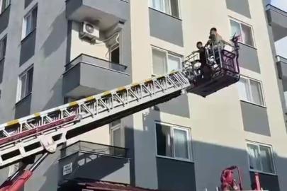 Böcek korkusuyla balkon duvarının üzerine çıkan kadın, ölümle burun buruna geldi