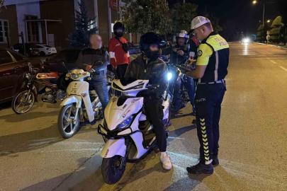 Bolu’da gece denetiminde motosikletlilere hayati uyarı