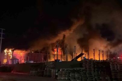 Bolu’da geri dönüşüm fabrikası alevlere teslim oldu