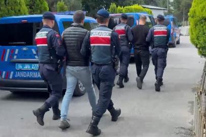 Bolu’da sahte altınları kuyumculara satmaya çalışan 3 şüpheli suçüstü yakalandı