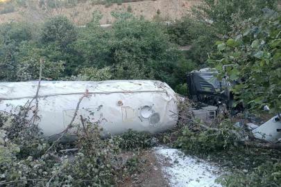 Bolu’da tır devrildi: 1 ölü, 1 yaralı
