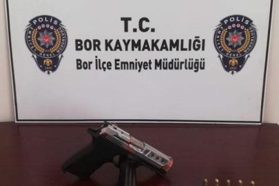 Bor’da silah operasyonu: 2 şüpheli tutuklandı