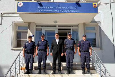 Buharkent Kaymakamı Haydaroğlu, İlçe Jandarma Komutanlığından brifing aldı