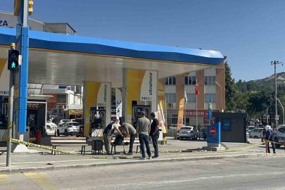 Burdur’da şüpheli çanta fünye ile patlatıldı