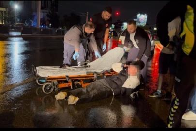 Bursa’da yağışlı havada motosiklet devrildi: Yaralının rahat tavırları dikkat çekti