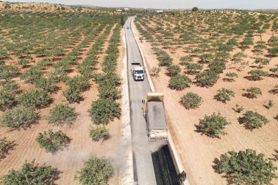 Büyükşehir’den Birecik’te 40 kilometrelik grup yoluna sathi asfalt