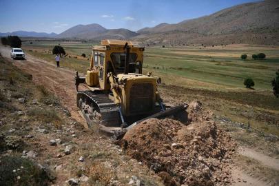 Büyükşehir’den Sarız ve Pınarbaşı kırsalında ulaşım hamlesi: Çavdar- Kırkgeçit arasında yol çalışması başladı