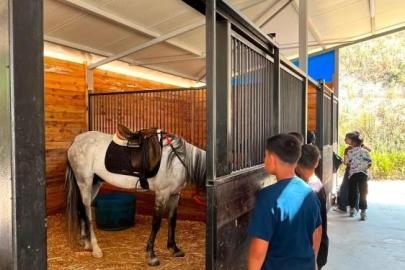 Çocuklara atlı spor sürprizi