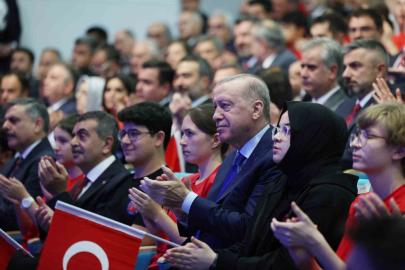 Cumhurbaşkanı Erdoğan: "Milletçe hepimizi sevindirmesi gereken bu başarıyı maalesef birilerinin önemsizleştirmeye çalıştıklarını görüyoruz"
