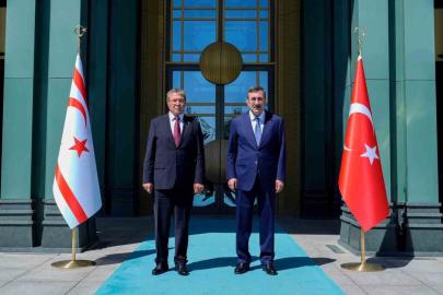 Cumhurbaşkanı Yardımcısı Yılmaz, KKTC Başbakanı Üstel ile görüştü