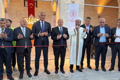 Depremde hasar gören tarihi Musalla Camii yeniden ibadete açıldı