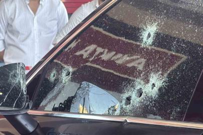 Diyarbakır’da ışıkta duran otomobile silahlı saldırı: 2 yaralı