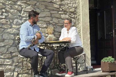 Doğum günü pastası canından ediyordu