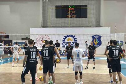 Dursun Ali Arslan anısına düzenlenen turnuvada ilk gün heyecanı