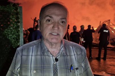 Düzce Belediye Başkanı Özlü: "Bir can kaybı yok. Fabrikadaki yangın söndürme işlemlerini inşallah bu akşam tamamlayacağız"