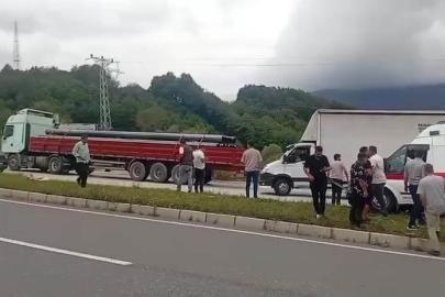 Düzce’de ambulans tıra arkadan çarptı 1 kişi yaralı