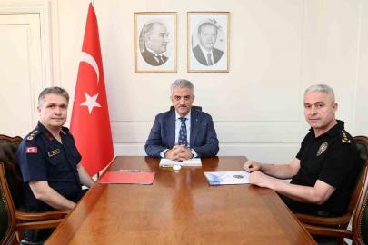 Düzce’de güvenlik ve asayiş toplantısı gerçekleştirildi