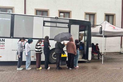 Düzce’de öğrencilerden anlamlı kan bağışı desteği