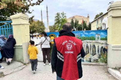Edirne’de polis ekipleri okul çevrelerinde kuş uçurtmuyor