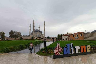 Edirne’de serin ve yağışlı hava etkisini gösterdi