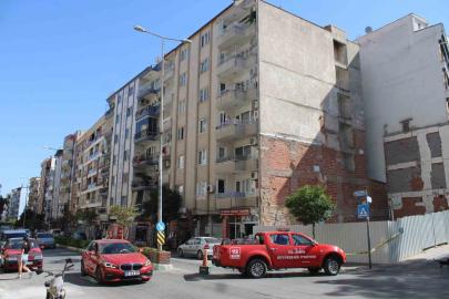 Efeler’de doğal gaz kaçağı paniği, 6 katlı bina tahliye edildi