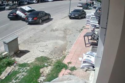 Elazığ’da bir gün arayla aynı yerde 2 kaza kameralara yansıdı